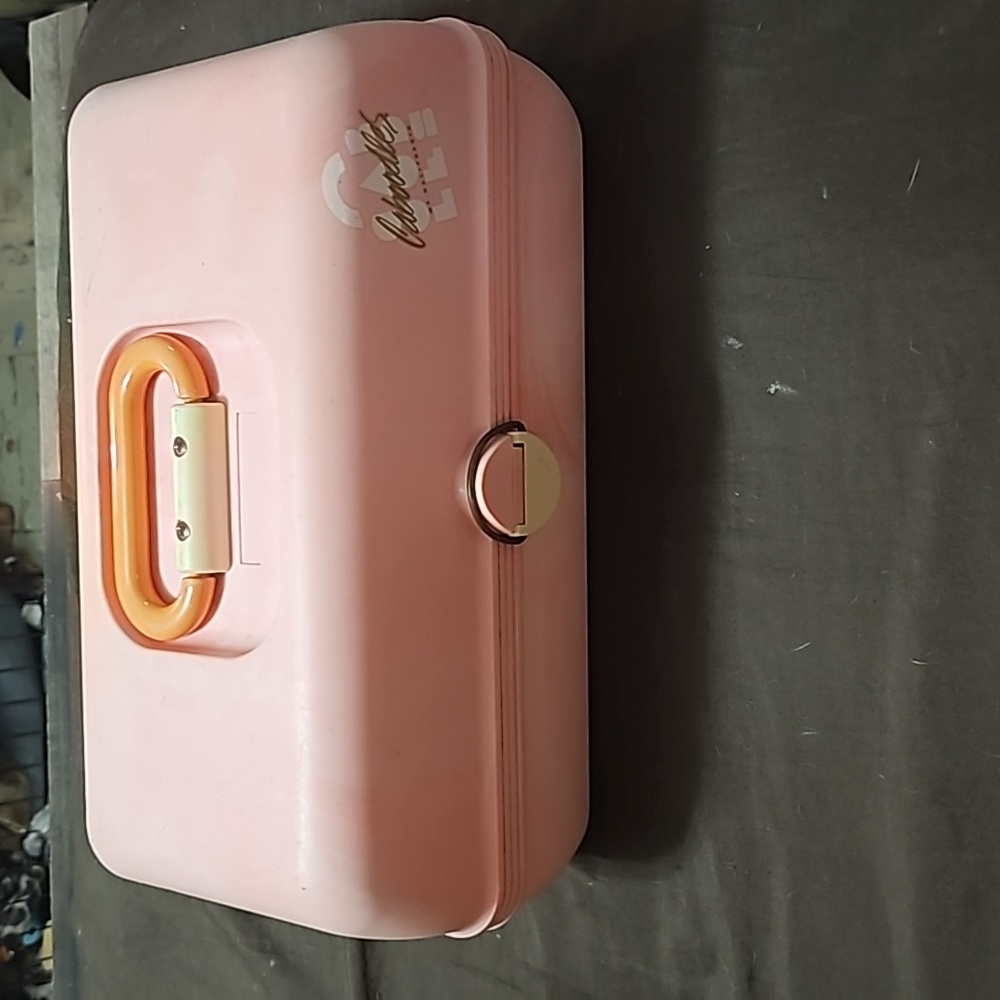 Caboodles vintage hard plastic makeup case